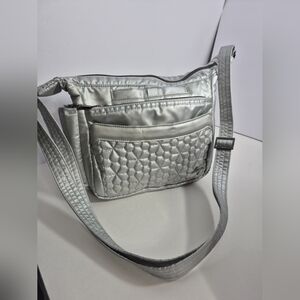 LUG Wander Flutter SE  Bag Quilted Purse METALLIC Silver Pink floral Lining